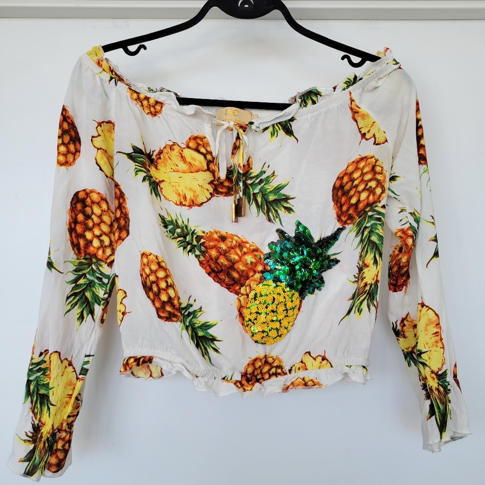 Off shoulder pineapple shirt